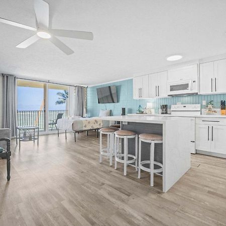 Beautiful Beachfront Condo 라이에 외부 사진