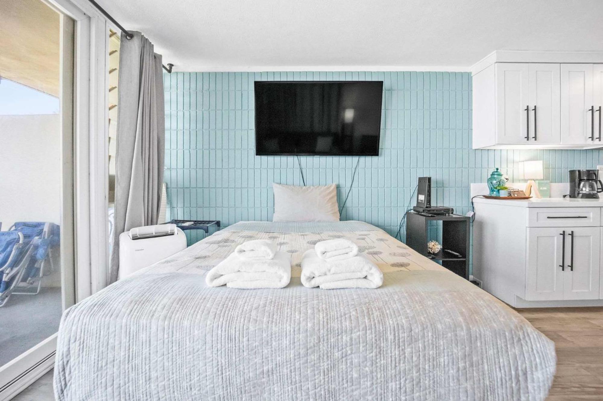 Beautiful Beachfront Condo 라이에 외부 사진