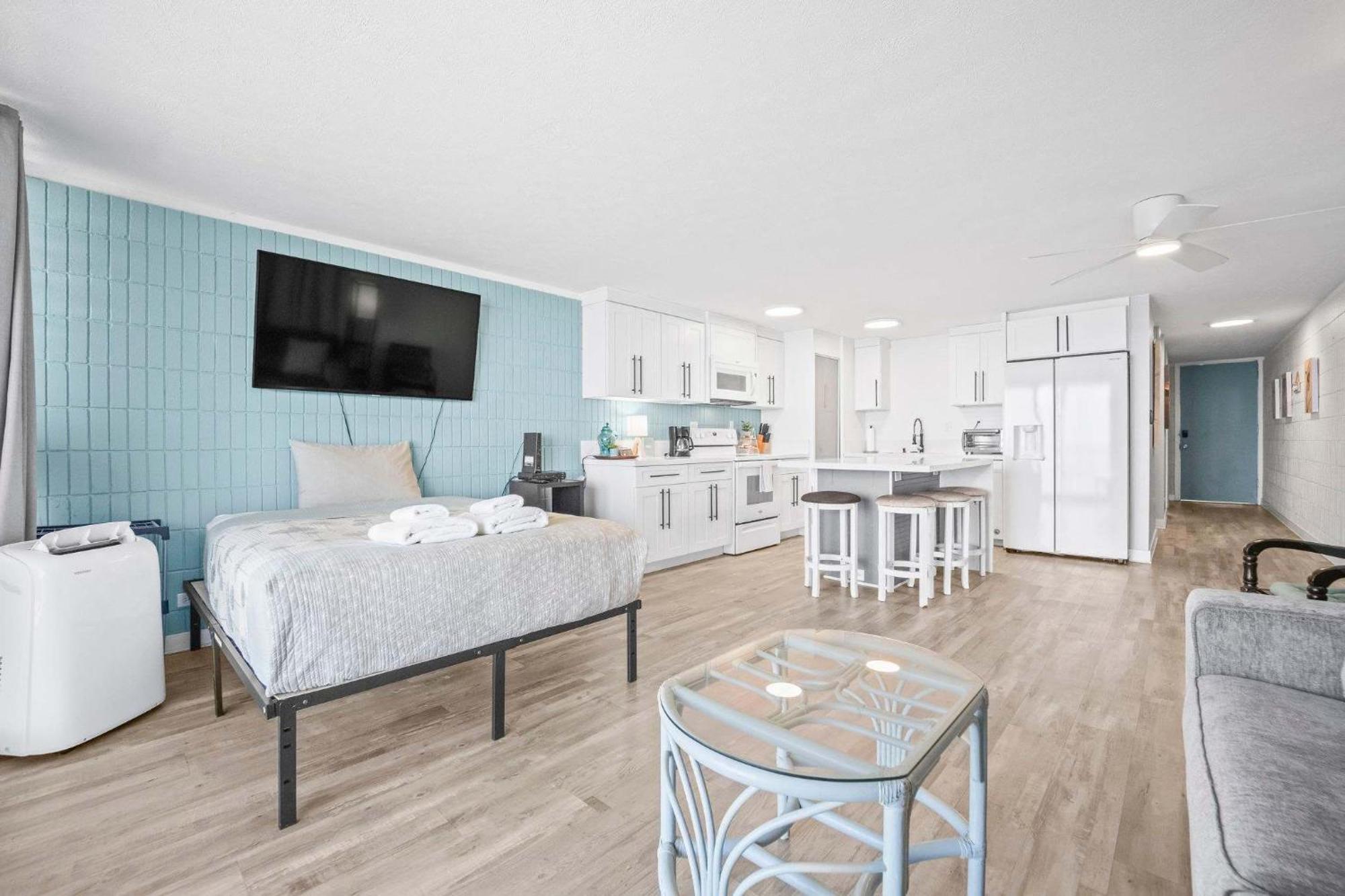 Beautiful Beachfront Condo 라이에 외부 사진